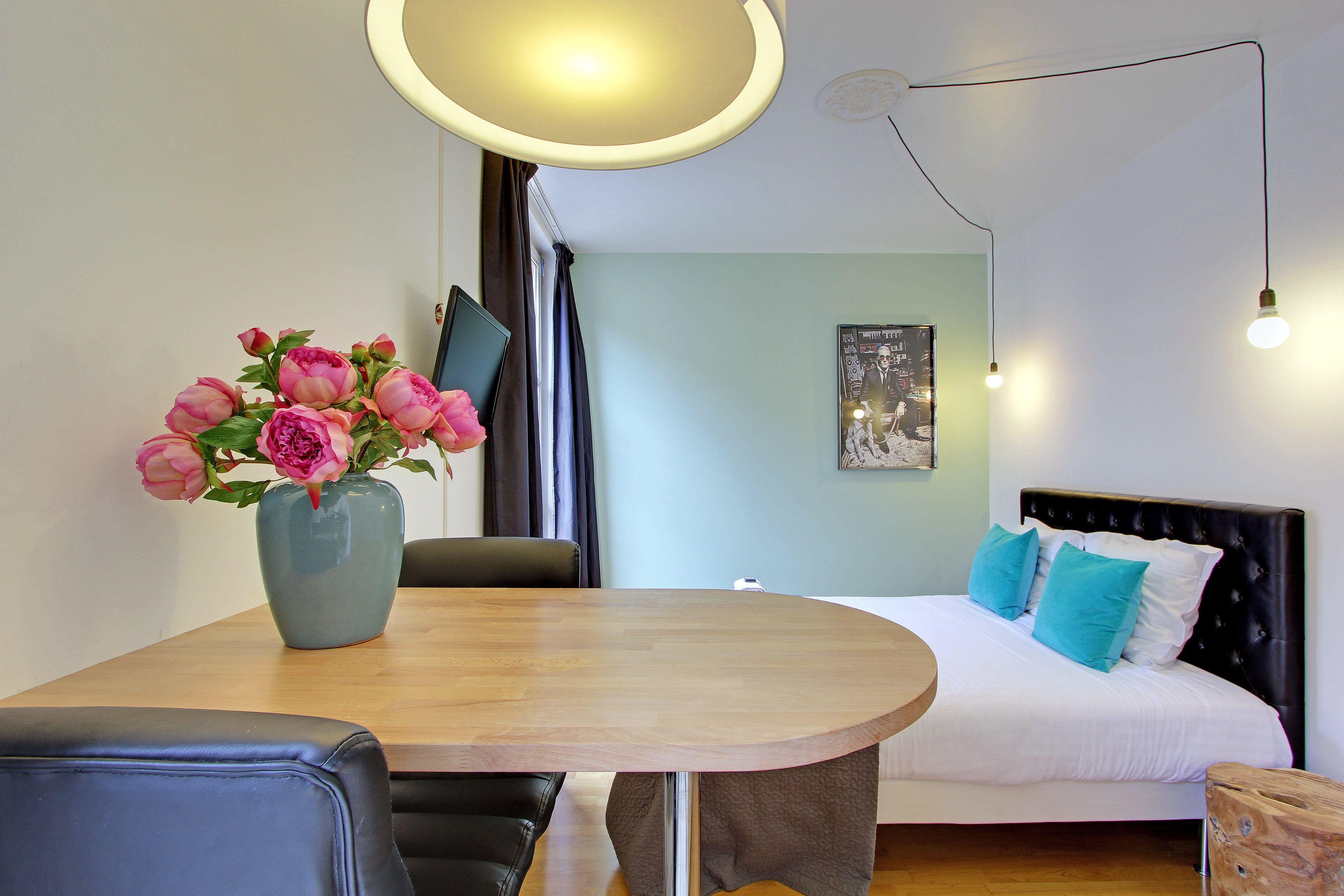 Hotel Short Group Museum View Serviced