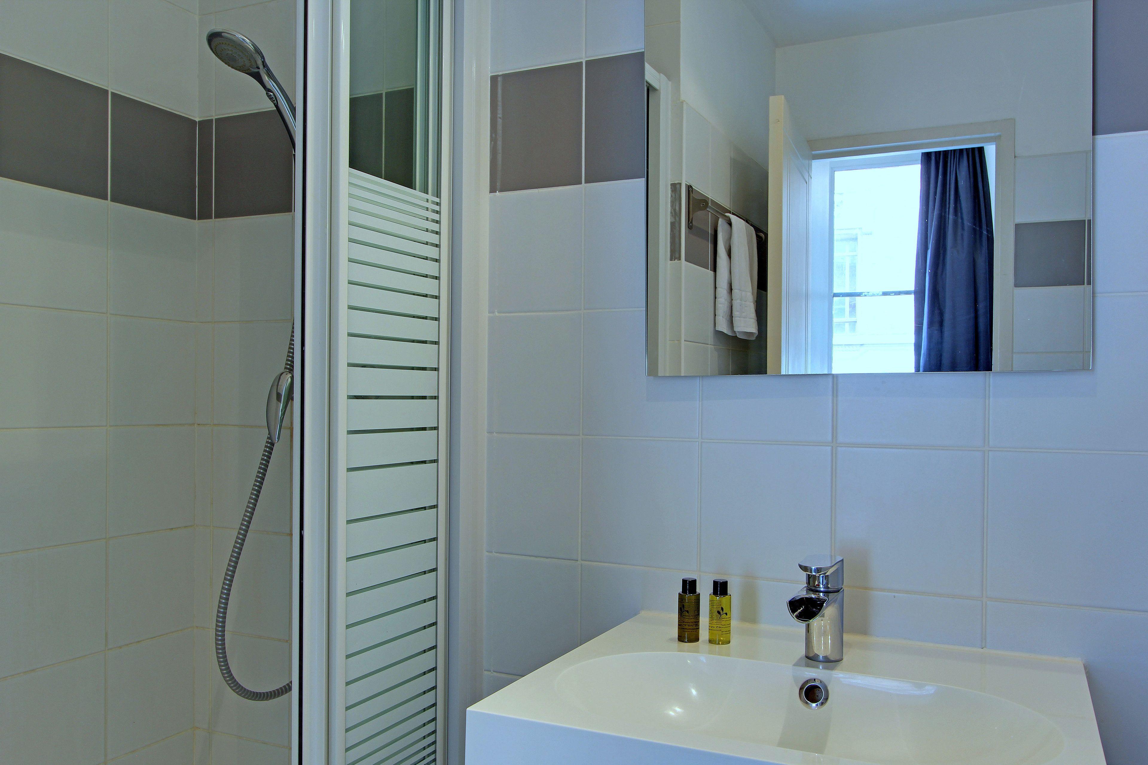 Short Group Museum View Serviced 3*